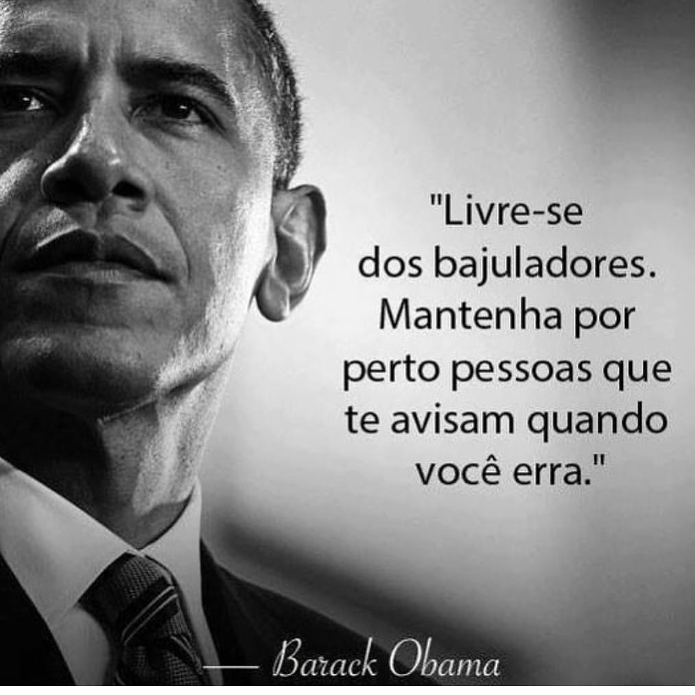 Quem puxa saco também puxa tapete